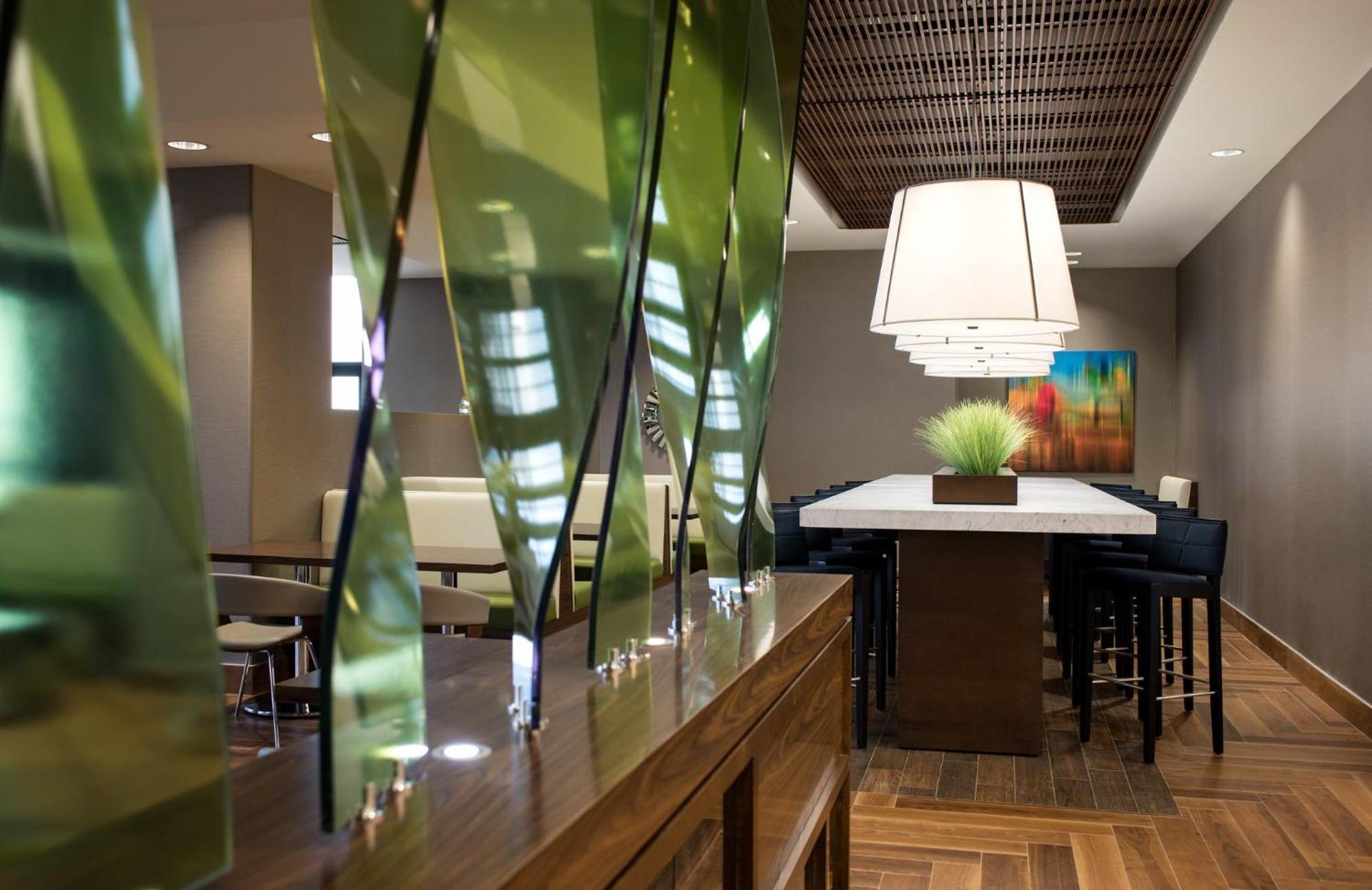 Courtyard By Marriott Calgary South Hotel Kültér fotó