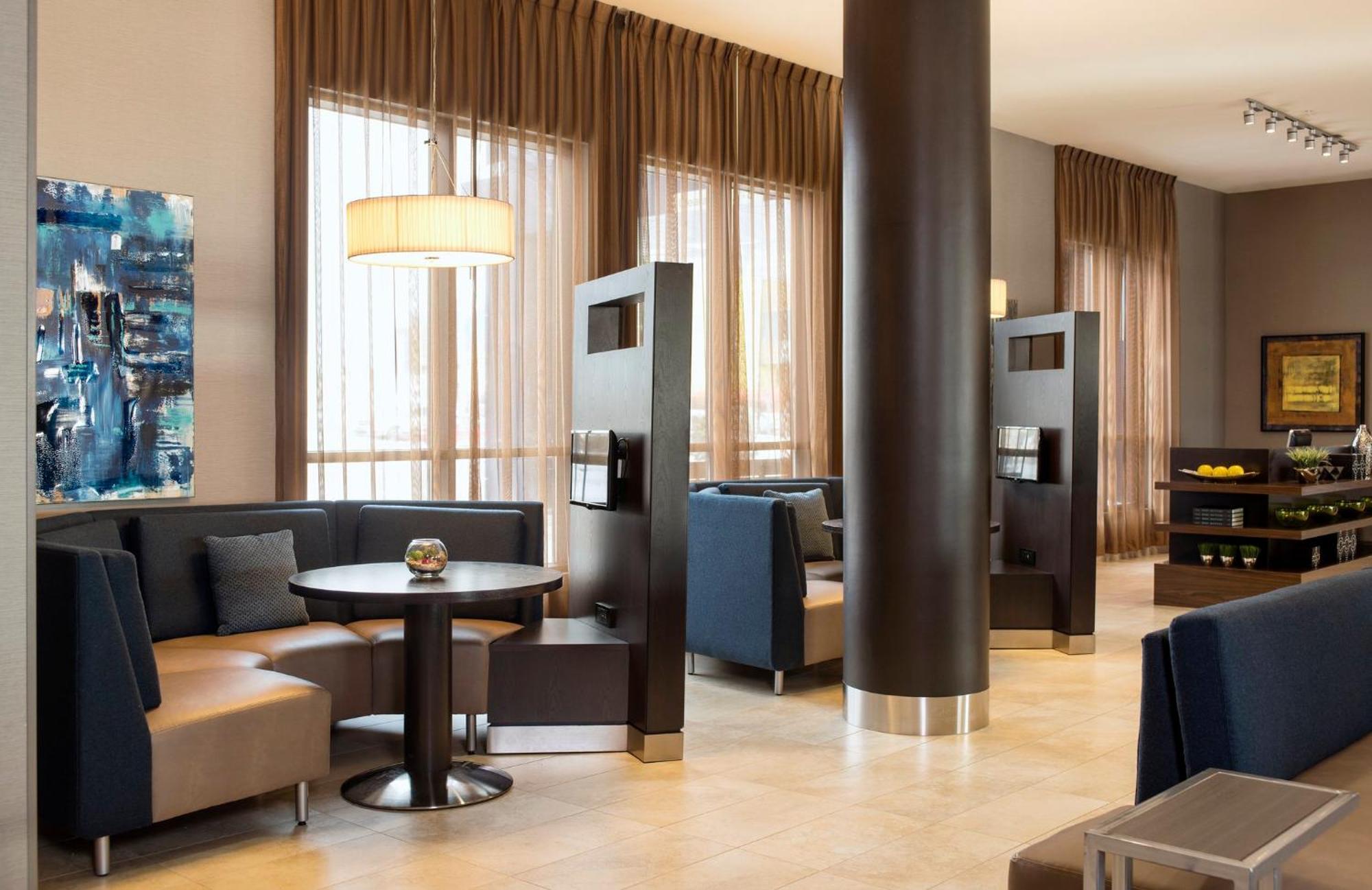 Courtyard By Marriott Calgary South Hotel Kültér fotó