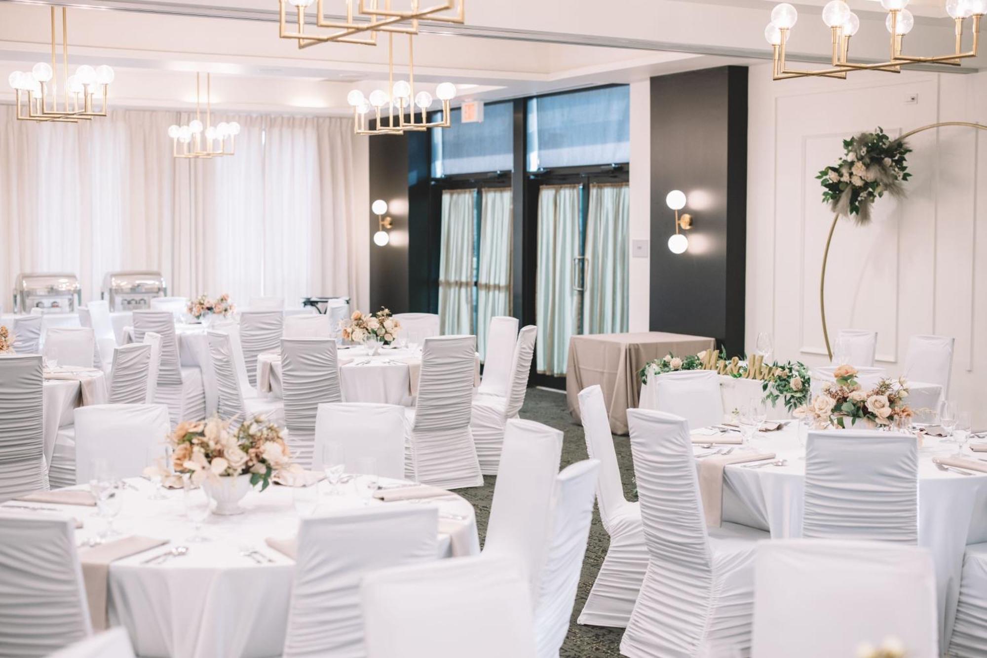 Courtyard By Marriott Calgary South Hotel Kültér fotó